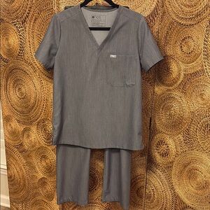 FIGS Women's Gray Scrub Top and Pants Set